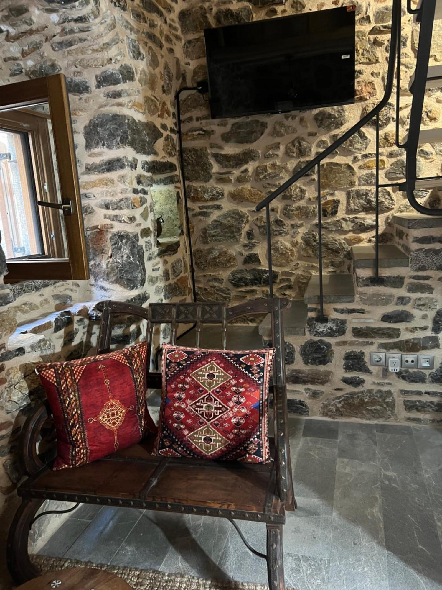Byzantine Home In The Castle Mestá Exterior foto